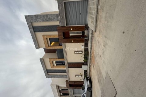 5 bedrooms Villa in Riyadh, Saudi Arabia No. 59897 3