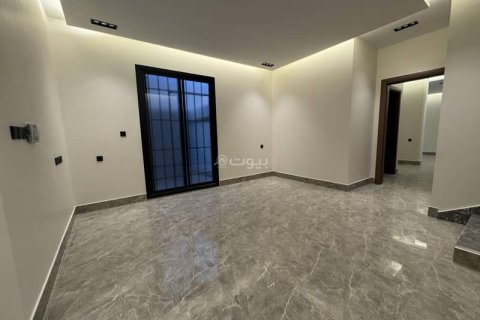 5 bedrooms Villa in Riyadh, Saudi Arabia No. 59897 23