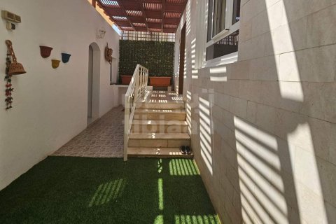 Villa Gemela de 5 dormitorios en As Sib, Oman No. 53730 3