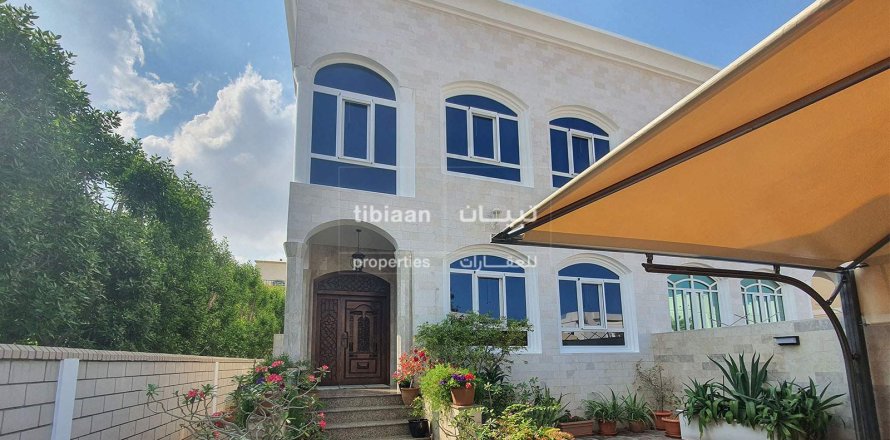 Villa Gemela de 5 dormitorios en As Sib, Oman No. 53730