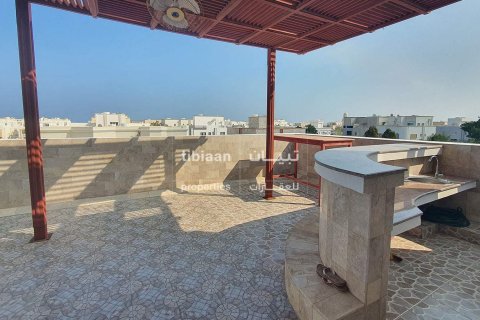 Villa Gemela de 5 dormitorios en As Sib, Oman No. 53730 10