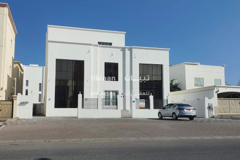 3 bedrooms Apartment in Muscat, Oman No. 53731