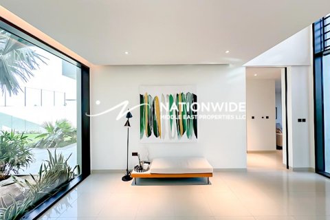4 bedrooms Villa in Abu Dhabi, UAE No. 75726