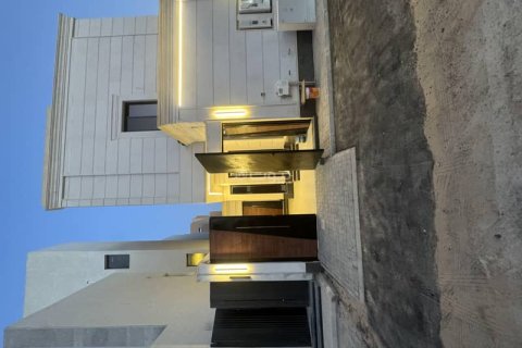 5 bedrooms Apartment in Riyadh, Saudi Arabia No. 62517