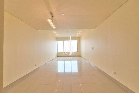 Apartment de 4 dormitorios en Corniche Road, UAE No. 36643 9