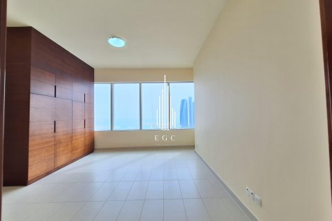 Apartment de 4 dormitorios en Corniche Road, UAE No. 36643 6