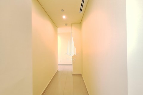 Apartment de 4 dormitorios en Corniche Road, UAE No. 36643 18
