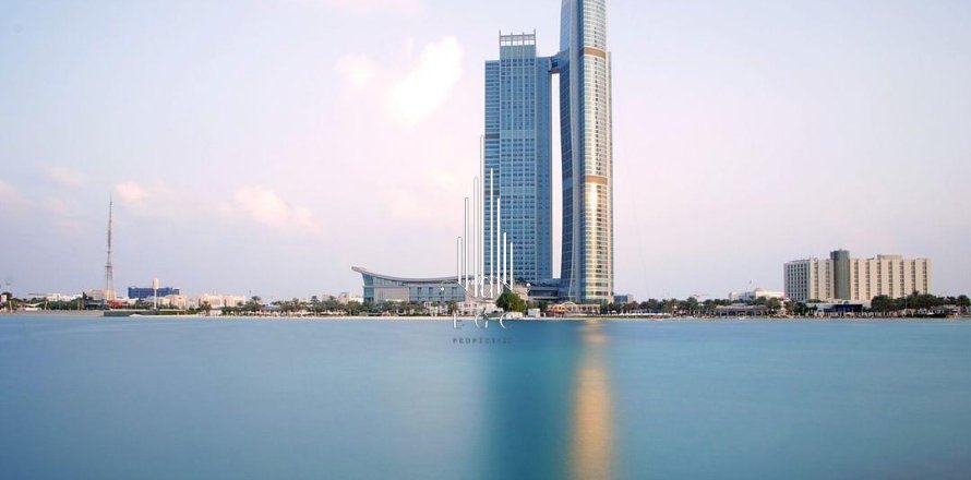 Apartment de 4 dormitorios en Corniche Road, UAE No. 36643