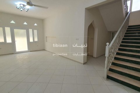 Villa de 500m² en As Sib, Oman No. 53856 12