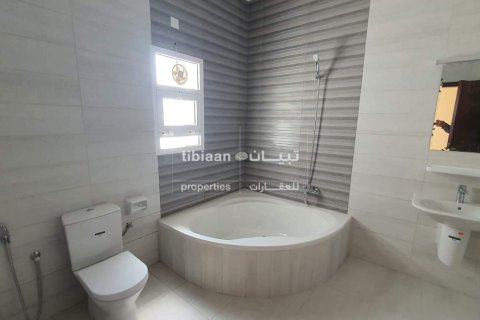 Villa de 6 dormitorios en Muscat, Oman No. 53854 8