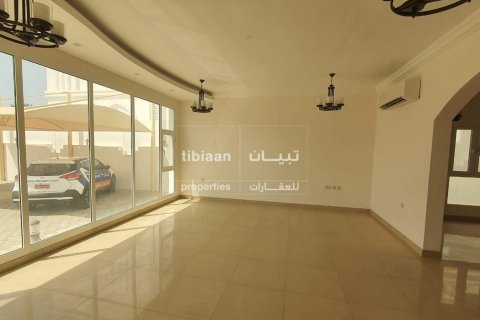Villa de 6 dormitorios en Muscat, Oman No. 53854 3