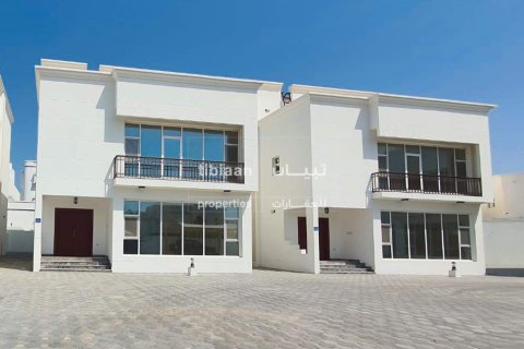 6 bedrooms Villa in Muscat, Oman No. 53854