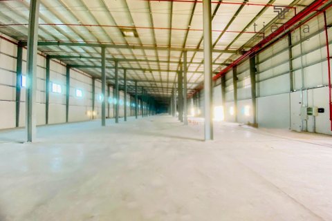 724.9m² Warehouse in Al Quoz, UAE No. 23586