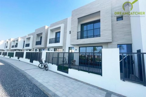 2 bedrooms Villa in Mina Al Arab, UAE No. 23589