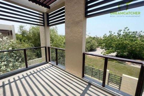 3 bedrooms Villa in Mina Al Arab, UAE No. 23588