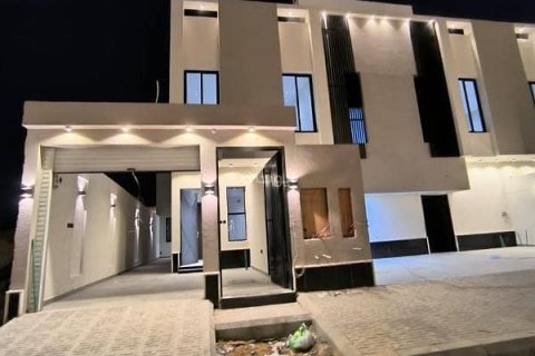 3 bedrooms Apartment in Riyadh, Saudi Arabia No. 60190