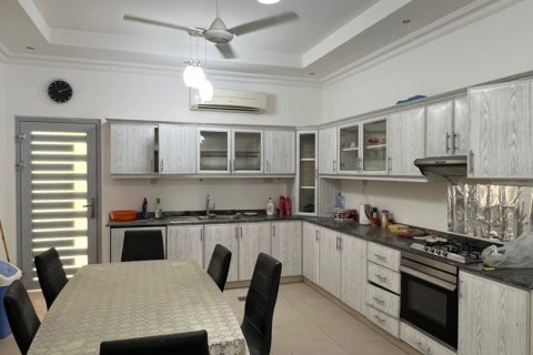 Villa Gemela de 5 dormitorios en Al Ansab, Oman No. 54834 3