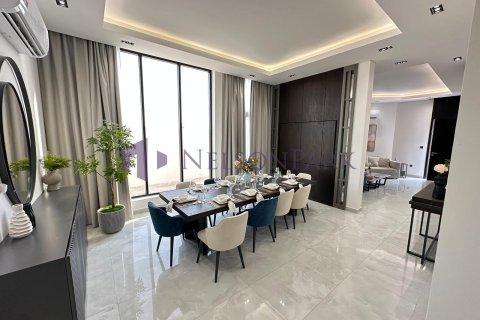 5 bedrooms Villa in Doha, Qatar No. 56905