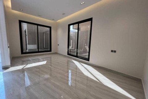 Villa de 5 chambres à Riyadh, Saudi Arabia No. 60200 12