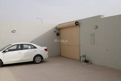 4 bedrooms Villa in Riyadh, Saudi Arabia No. 60205 3