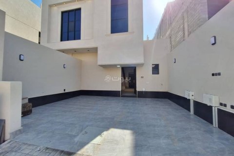 3 bedrooms Apartment in Riyadh, Saudi Arabia No. 60203