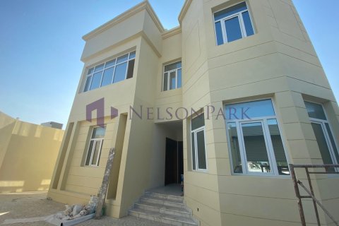 Villa de 7 dormitorios en Doha, Qatar No. 58058 3