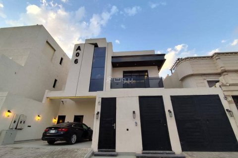 3 bedrooms Apartment in Riyadh, Saudi Arabia No. 99639
