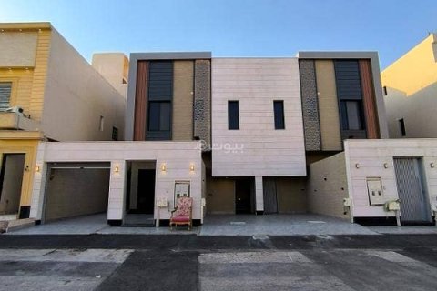 Квартира с 4 спальнями в Эр-Рияд, Саудовская Аравия №99637
