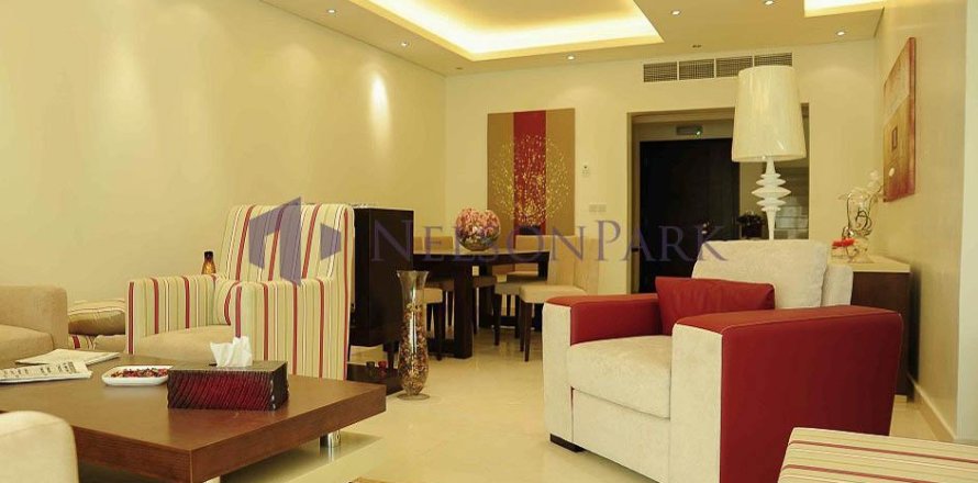 Villa de 4 dormitorios en Doha, Qatar No. 60935