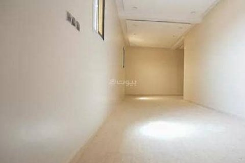 900m² Building in Riyadh, Saudi Arabia No. 98775