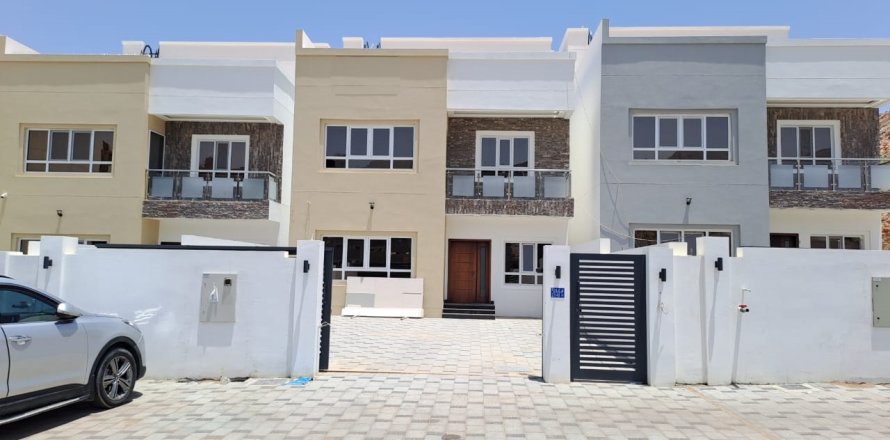 8 غرفة نوم  فيلا في مسقط , عُمان رقم 54566