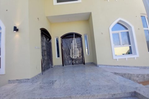 6 bedrooms Villa in Al Shawamekh, UAE No. 42533 3