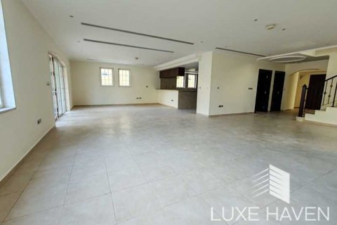 4 غرف نوم فيلا في Legacy, الإمارات العربية المتحدة رقم 14413 6