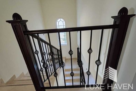 4 غرف نوم فيلا في Legacy, الإمارات العربية المتحدة رقم 14413 8