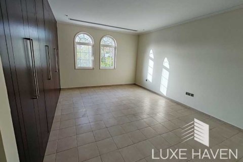 4 غرف نوم فيلا في Legacy, الإمارات العربية المتحدة رقم 14413 10