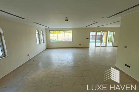 4 غرف نوم فيلا في Legacy, الإمارات العربية المتحدة رقم 14413 9