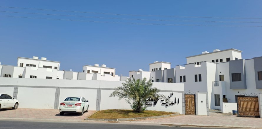 5 غرفة نوم  فيلا في مسقط , عُمان رقم 54360
