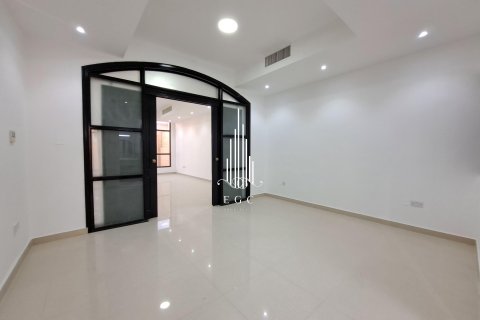 Villa de 5 chambres à Khalifa City, UAE No. 22619 3