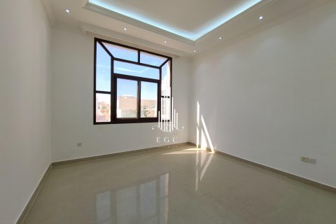 Villa de 5 chambres à Khalifa City, UAE No. 22619 13