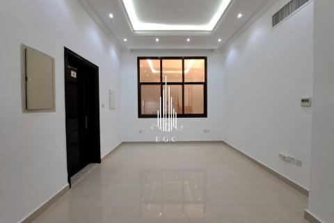 Villa de 5 chambres à Khalifa City, UAE No. 22619 12