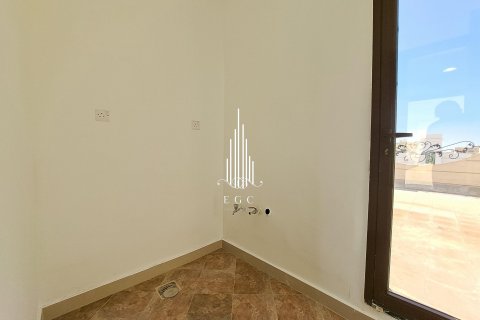 Villa de 5 chambres à Khalifa City, UAE No. 22619 22