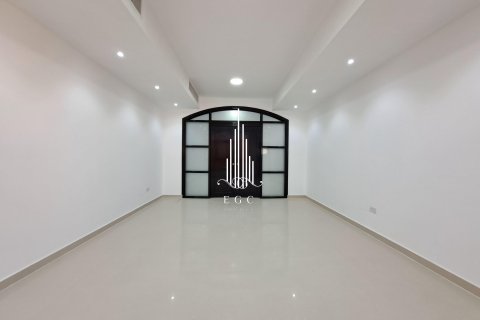 Villa de 5 chambres à Khalifa City, UAE No. 22619 11