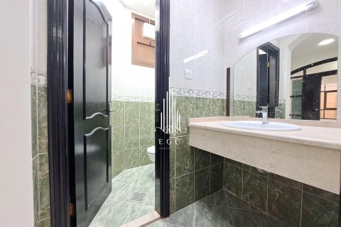 Villa de 5 chambres à Khalifa City, UAE No. 22619 26
