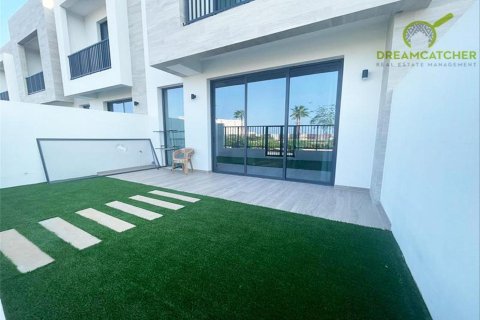 2 bedrooms Villa in Mina Al Arab, UAE No. 28004 27