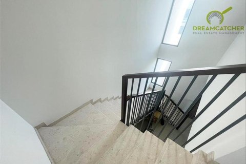 2 bedrooms Villa in Mina Al Arab, UAE No. 28004 11