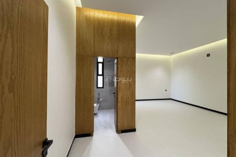 4 bedrooms Apartment in Riyadh, Saudi Arabia No. 61537 13