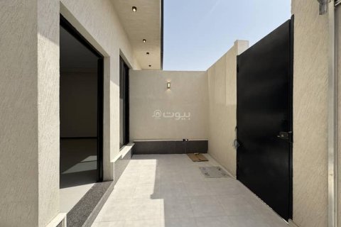 4 bedrooms Apartment in Riyadh, Saudi Arabia No. 61537 3