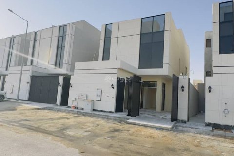 7 bedrooms Villa in Riyadh, Saudi Arabia No. 60349