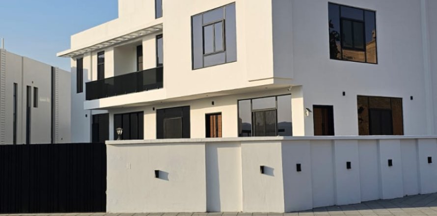 5 bedrooms Villa in Al Ansab, Oman No. 54753