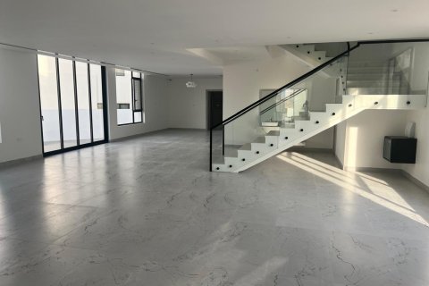 5 bedrooms Villa in Al Ansab, Oman No. 54753 9